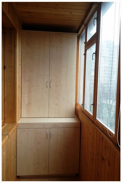 Распашной шкаф для балкона фото 503
