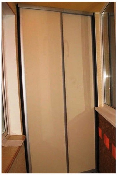 Угловой шкаф купе встроенный на балконе фото 210